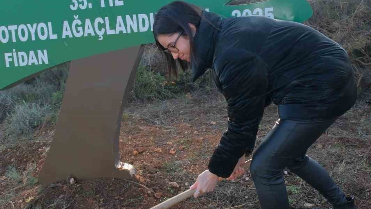 EGİAD 35. Yıl Otoyol Ağaçlandırma Projesi: İzmir-Çeşme Otoyoluna 2 bin 150 Fidan