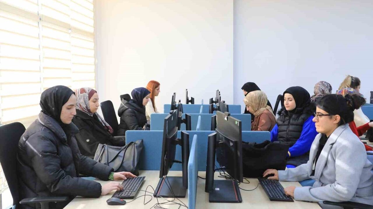 Elazığ Belediyesi'nde Dijital Eğitim: Gençlere ve Engellilere Yeni Fırsatlar