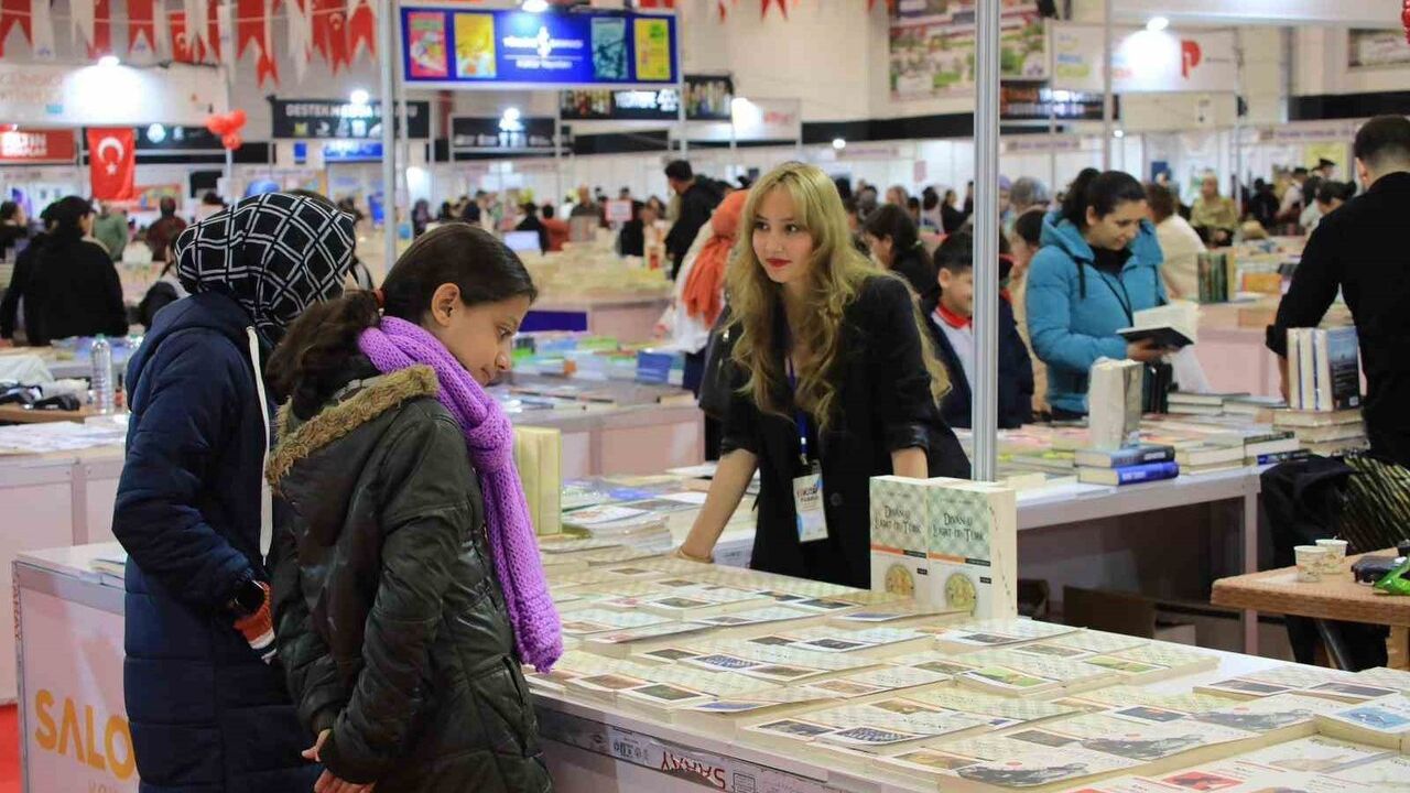 Elazığ'da 6. Kitap Fuarı Sona Erdi: 130 Yayınevi, 101 Yazar