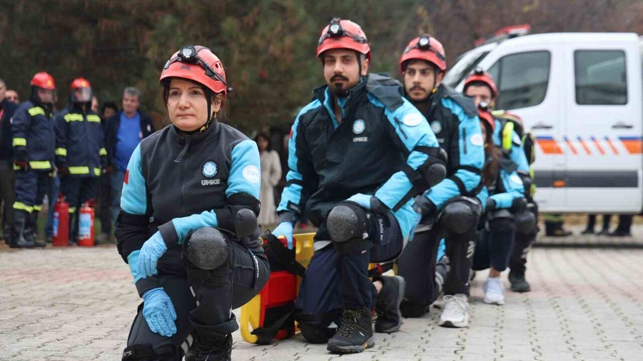 Elazığ'da Deprem ve Yangın Tatbikatı: Bingöl 6.8 Senaryosu
