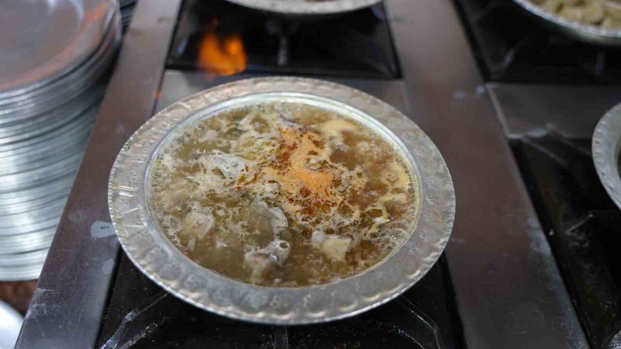 Elazığ'da 'Doğal Antibiyotik' Kelle Paçaya Kışta İlgi