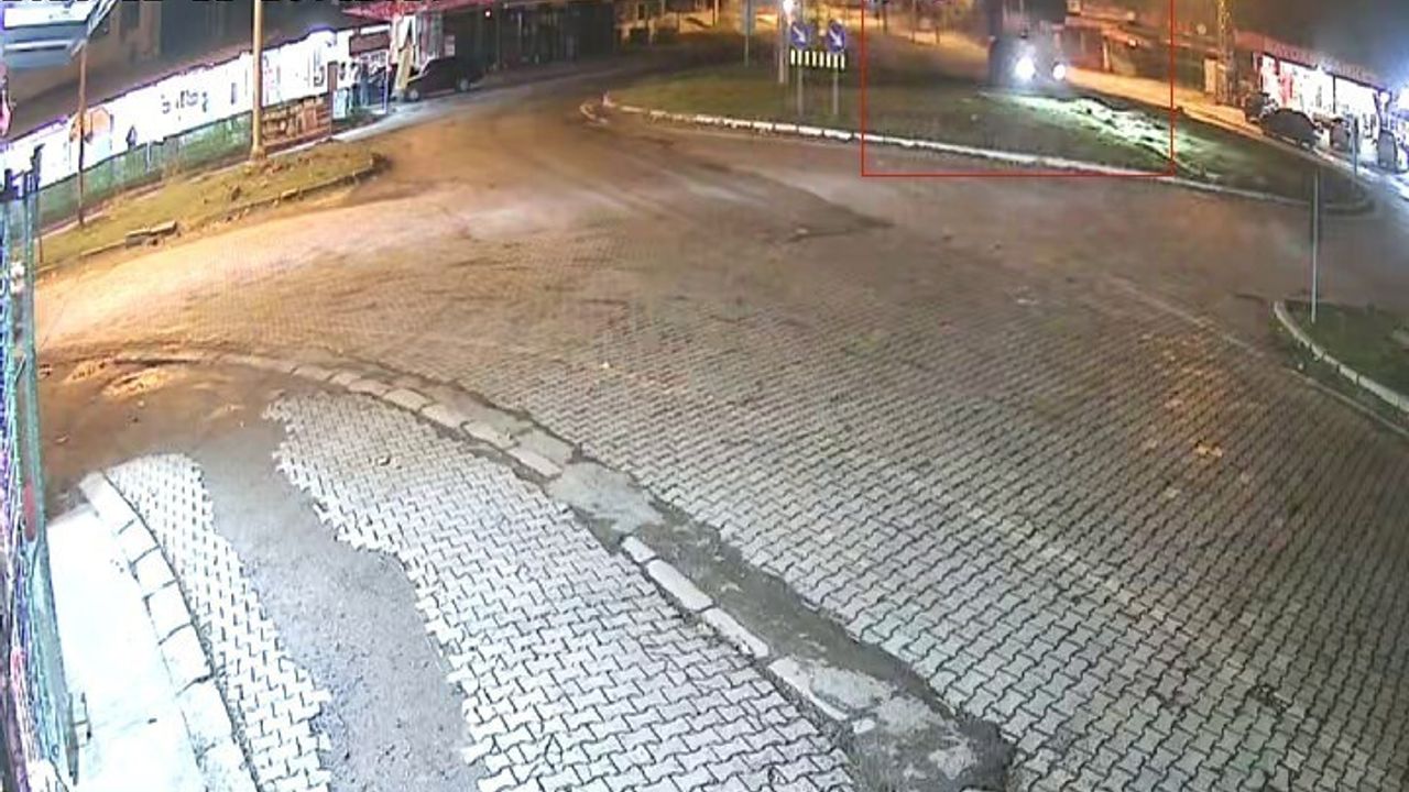 Elazığ'da Kontrolü Kaybeden Otomobil Refüje Çıktı: 1 Yaralı