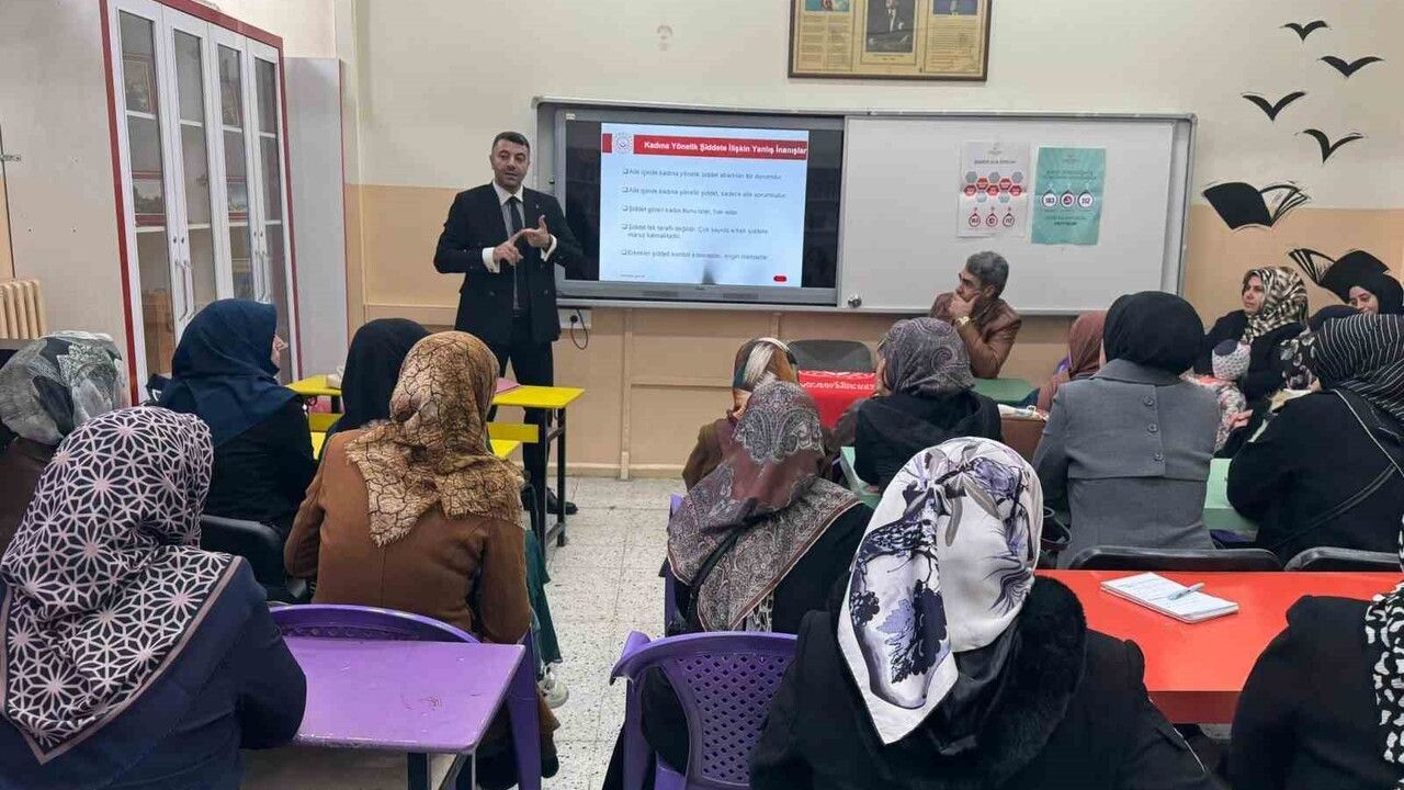 Elazığ'da Velilere Kadına Yönelik Şiddet ve Akran Zorbalığı Eğitimi