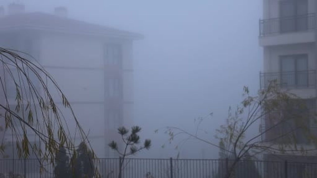 Elazığ'da Yoğun Sis: Görüş 5 Metreye Düştü