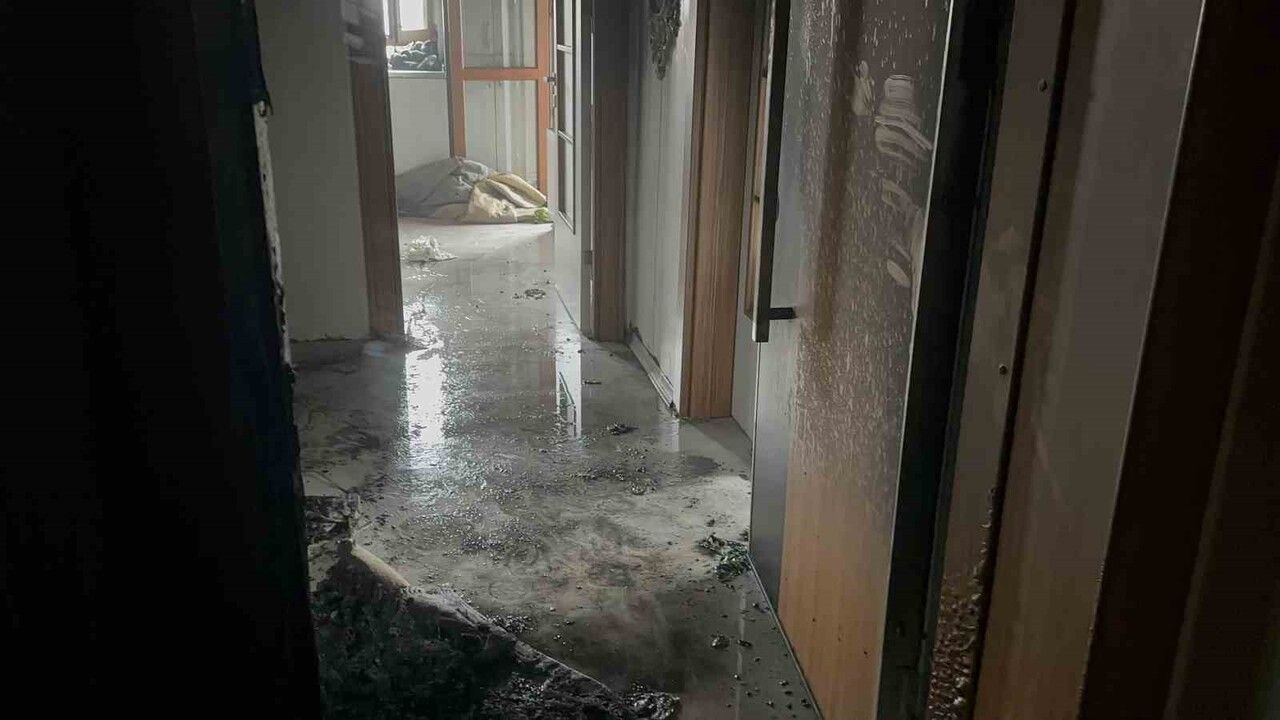 Elazığ Güneykent’te Priz Kaynaklı Yangın: 9 Kişi Dumandan Etkilendi