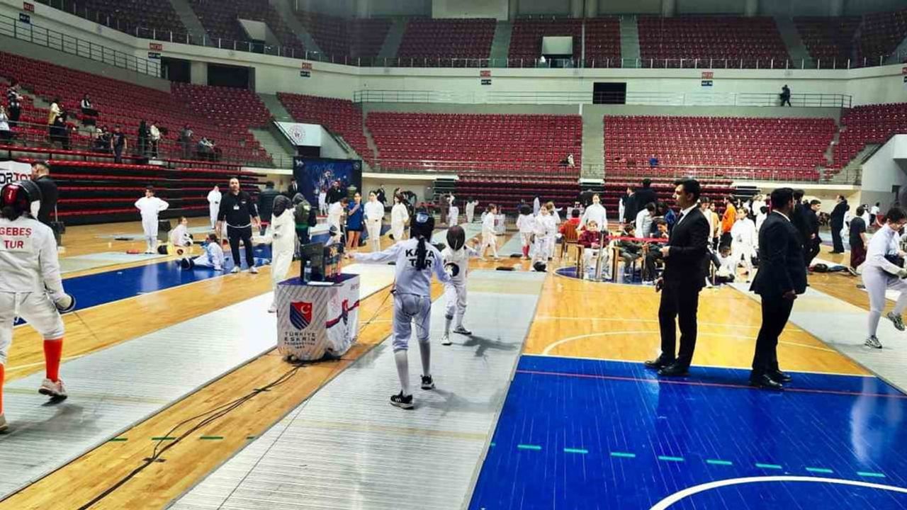 Elazığlı Elif Reyyan Kaya U10 Epe Türkiye Şampiyonu