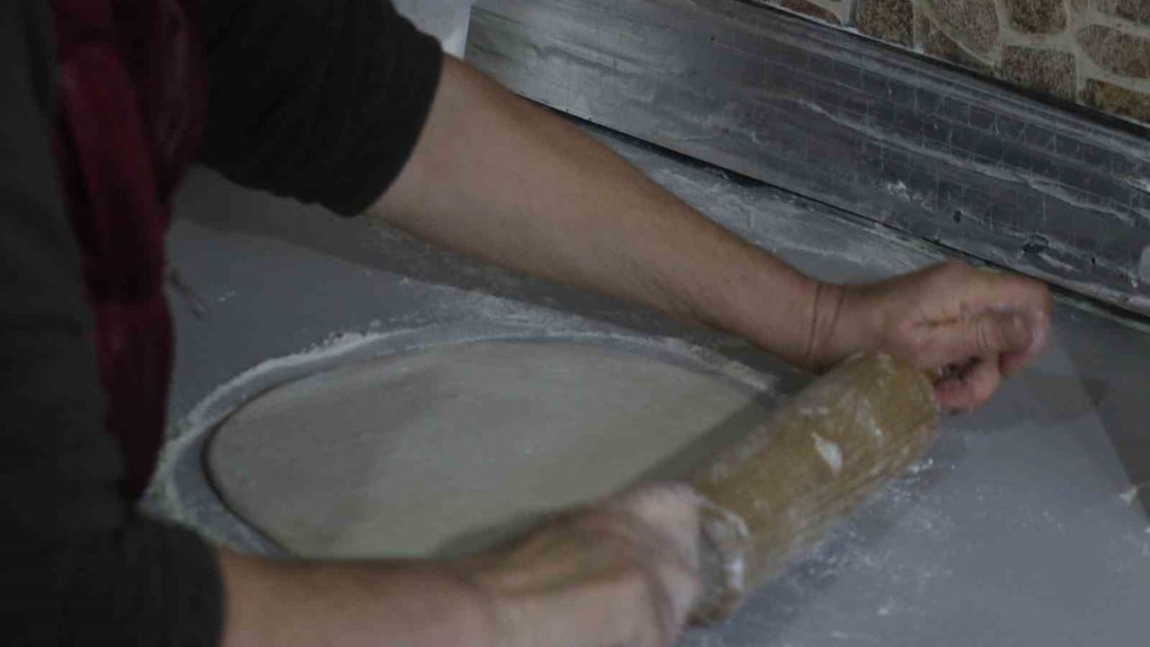 Elmadağ'da Pizzacı Açan Nurten Güven: 45 Yıl Sonra Memlekete Dönüş