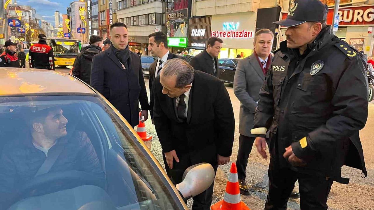 Emniyet Müdürü Yıldız Kadıköy'de Yeni Yıl Denetimlerini İnceledi