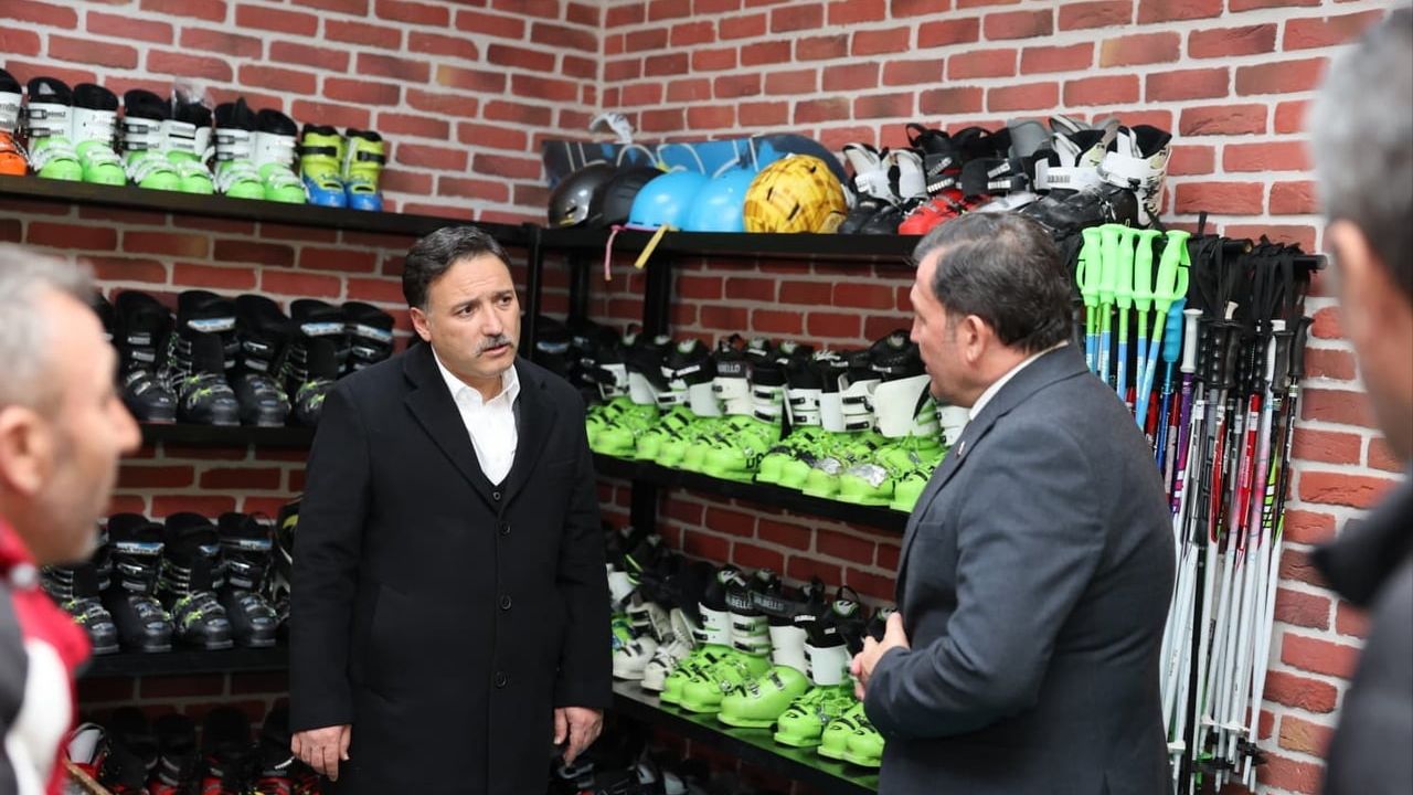 Erciyes'te ERVA Kar Fırtınaları Başladı: 65’inci ERVA Spor Okulu Açıldı