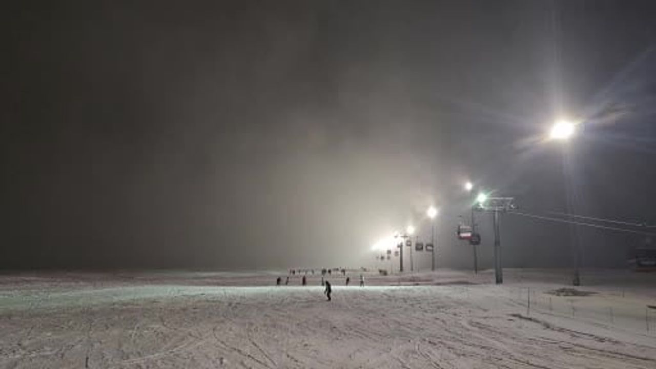 Erciyes’te Meşaleli Kayakla Yeni Yıl Coşkusu