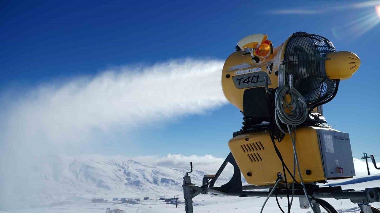 Erciyes’te Türkiye’nin En Gelişmiş Yapay Karlama Sistemiyle Sezon Uzuyor