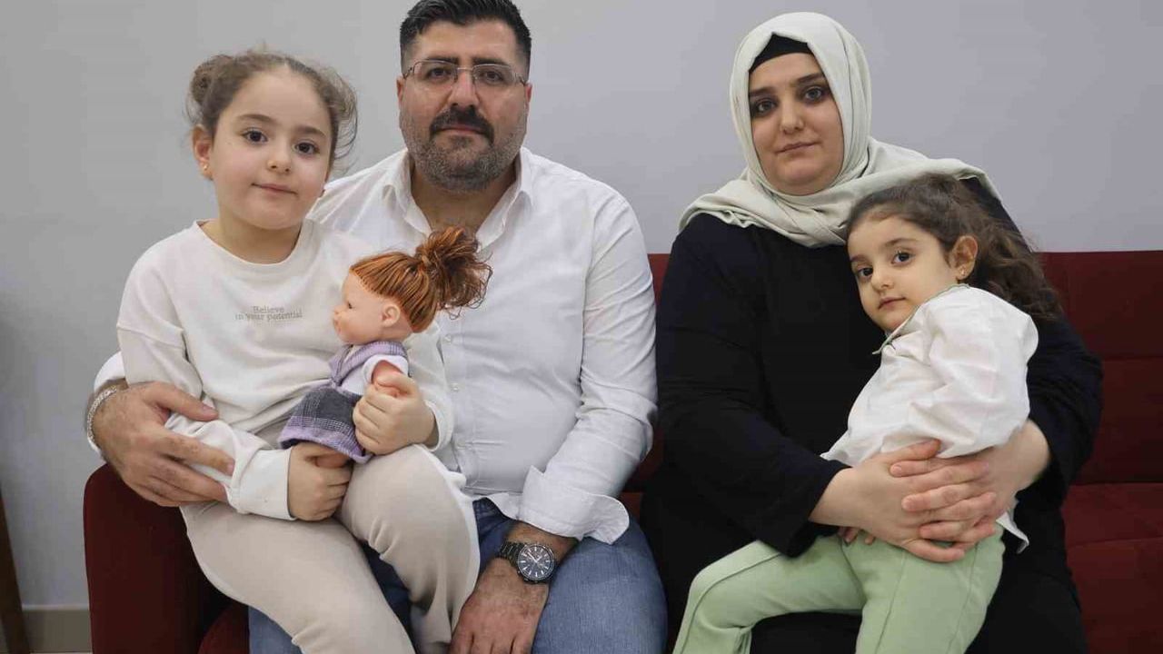 Erdoğan Hatay'da Karakuş Ailesini 600 Konutlar Sitesi'nde Ziyaret Etti