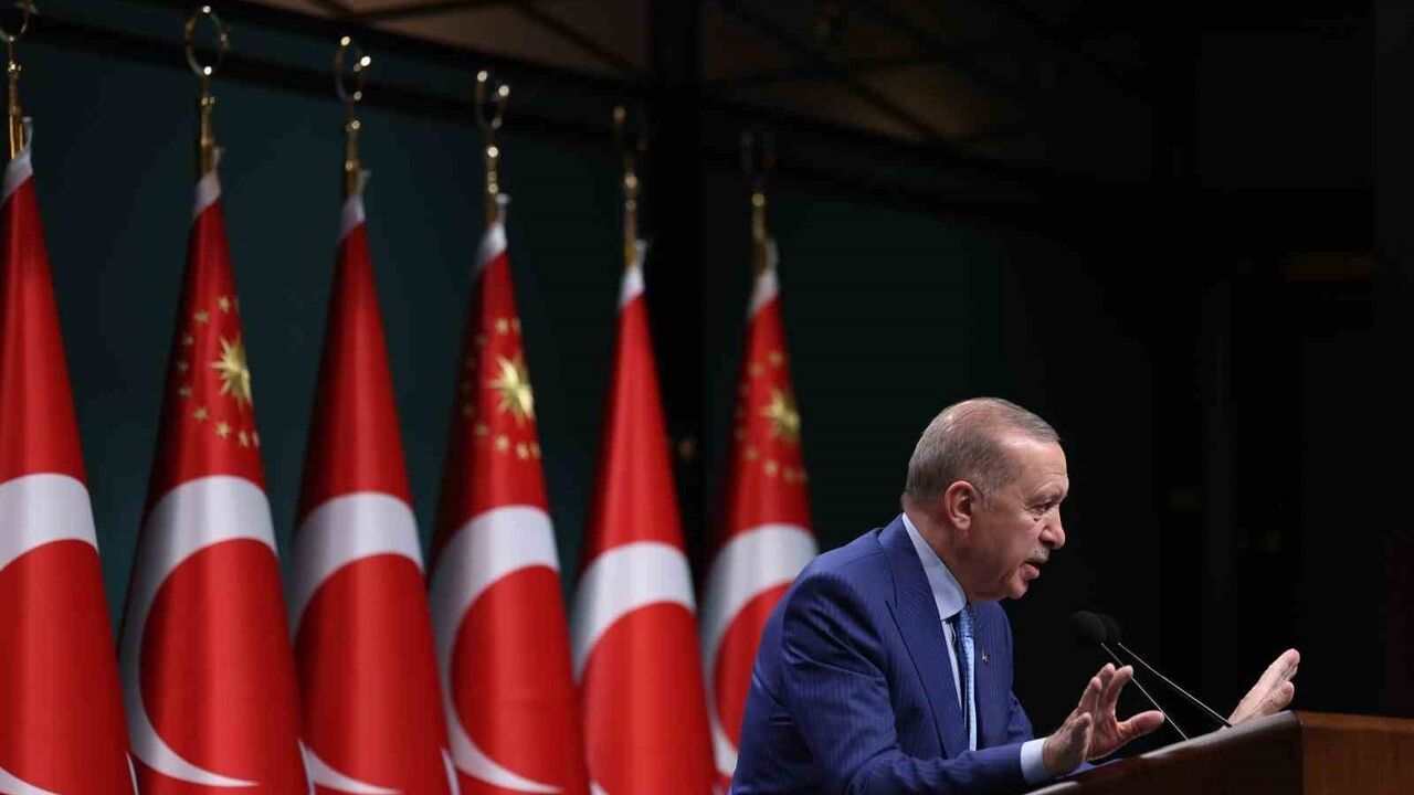 Erdoğan: Liyakatli Kadrolar Türkiye’de — Umutsuzluğa Kapılmayın
