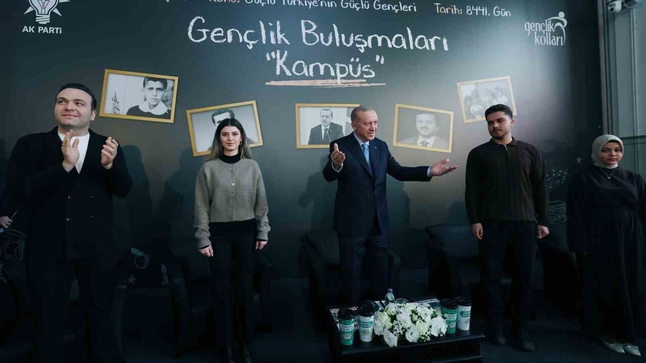 Erdoğan: "Mağaralar boşaldı, silahlar yakıldı" — Gençlik Buluşması İstanbul'da