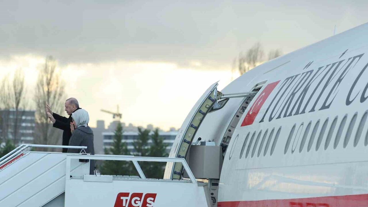 Erdoğan Türkmenistan'a Gitti — Barış ve Güven Forumu'na Katılım