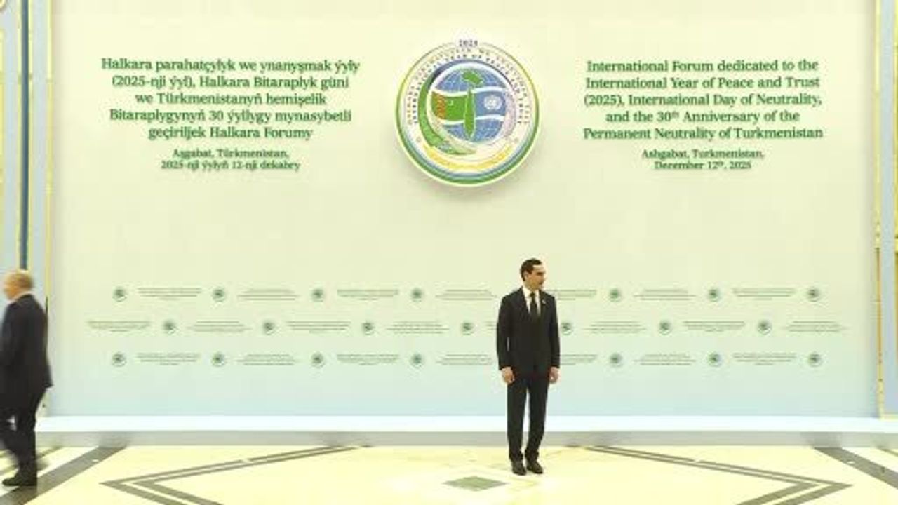 Erdoğan, Uluslararası Barış ve Güven Forumu'nda Aile Fotoğrafına Katıldı