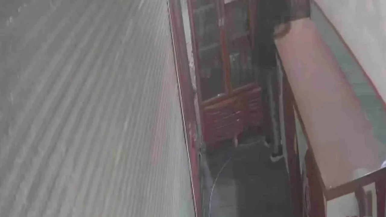 Ereğli'de Çocuklar Büfenin Kilidini Çözdü: İşletmeci İsyan Etti