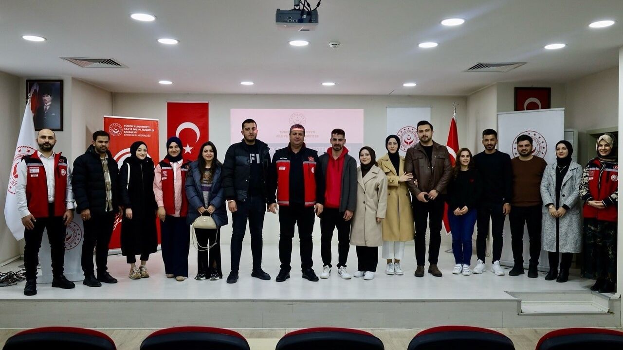 Erzincan'da Evlenecek Gençlere Destek: İl Müdürü Demirci'den Tebrik