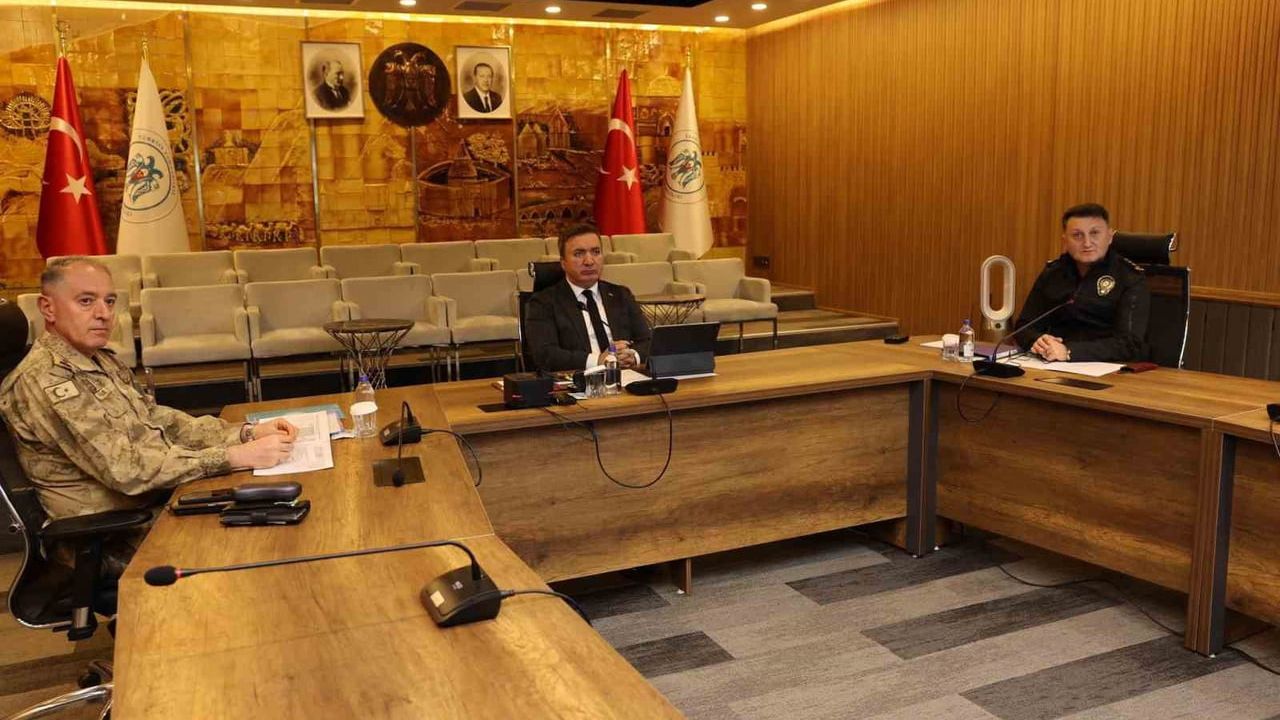 Erzincan'da Yeni Yıl Tedbirleri VKS Toplantısında Belirlendi