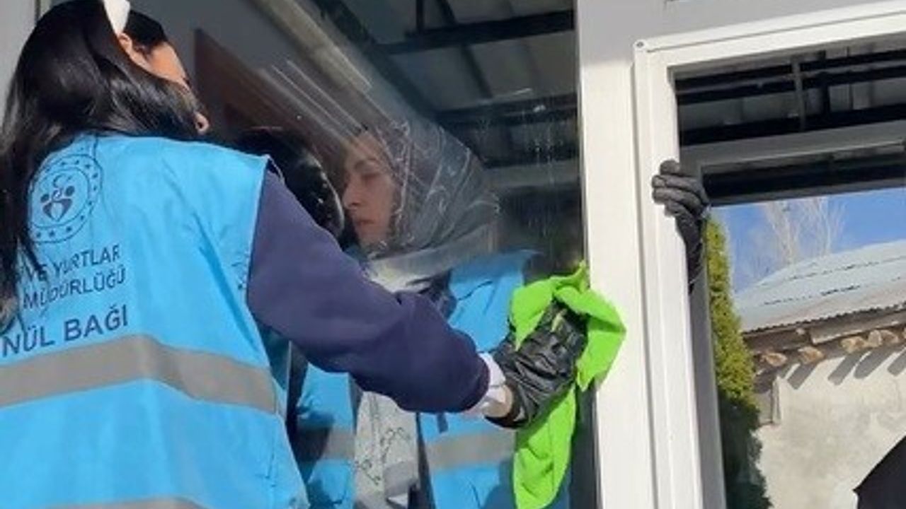 Erzincan'da Yurt Öğrencilerinden Cami Temizliği — Üç Aylar Öncesi Manevi Dokunuş