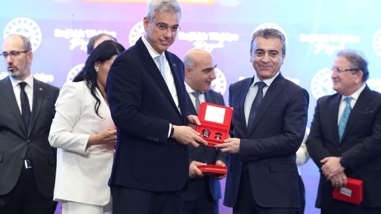 Erzurum'a 856 Yeni Ambulans Teslim Edildi