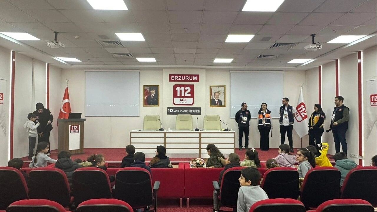 Erzurum'da 112 Farkındalığı: Tatbikat İlkokulu Çağrı Merkezini Ziyaret Etti