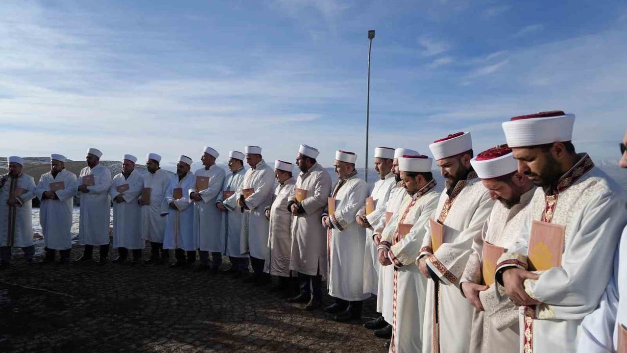 Erzurum'da 500 Yıllık '1001 Hatim' Geleneği Başladı
