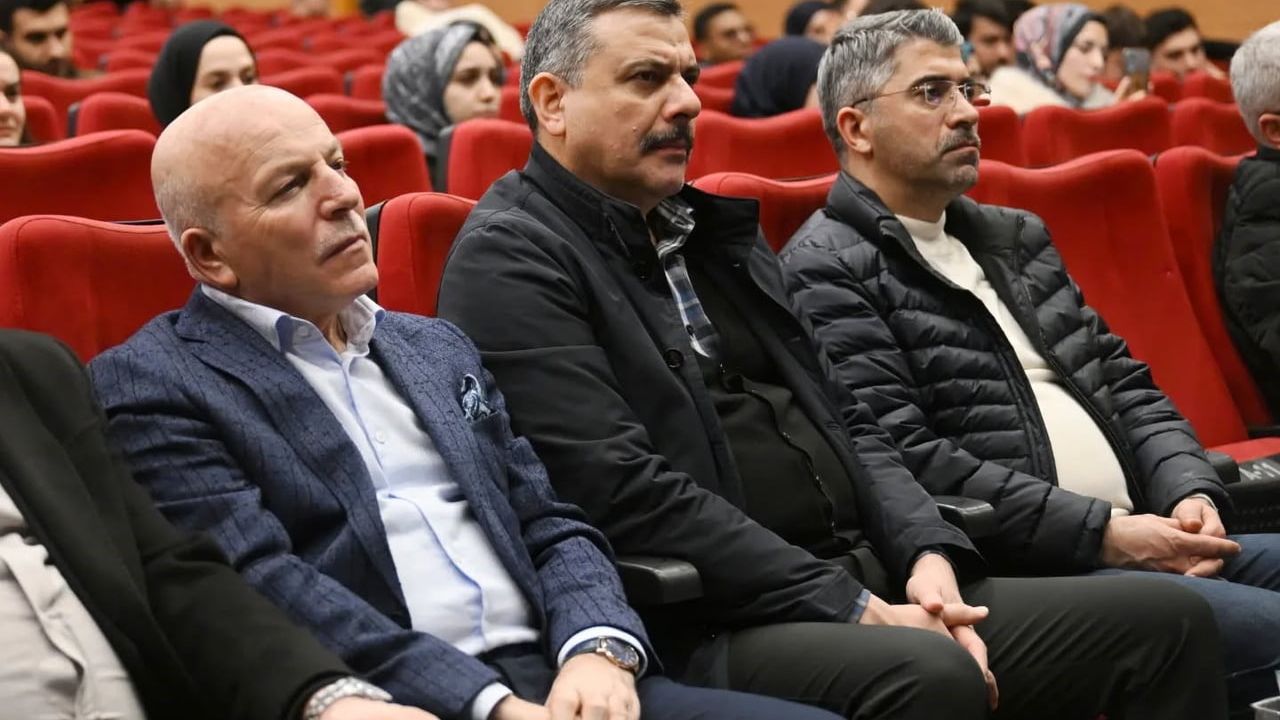 Erzurum'da 'Asrın İdrakine' Söyleşisi: Prof. Dr. Kudret Bülbül İslam'ın Vaatlerini Anlattı