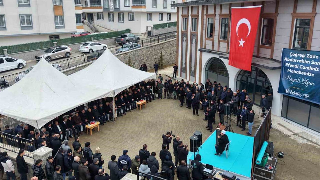Erzurum’da Çoğreşi Zade Abdurrehim Sami Efendi Camii ibadete açıldı