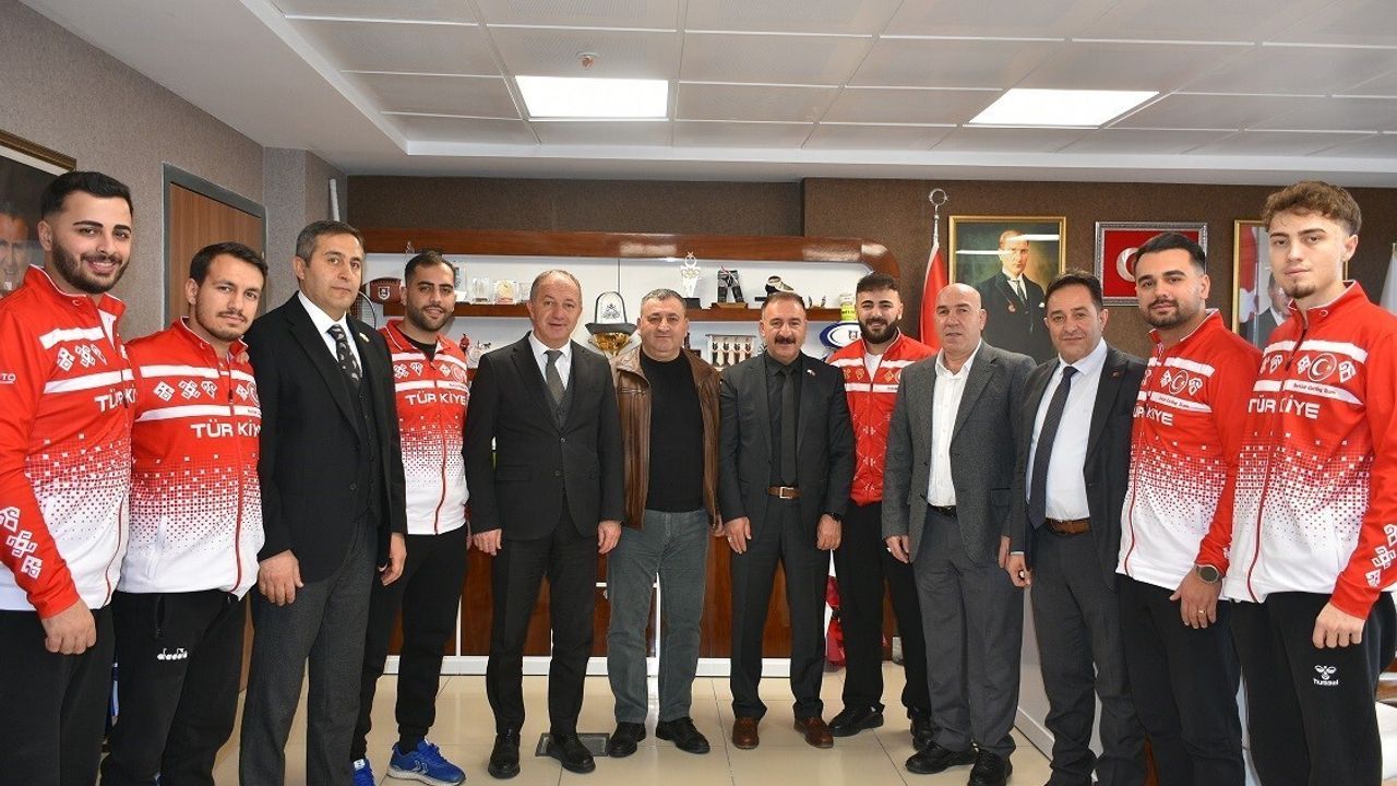 Erzurum'da Curling Milli Takımı Avrupa Üçüncüsü Çakmur'u Ziyaret Etti