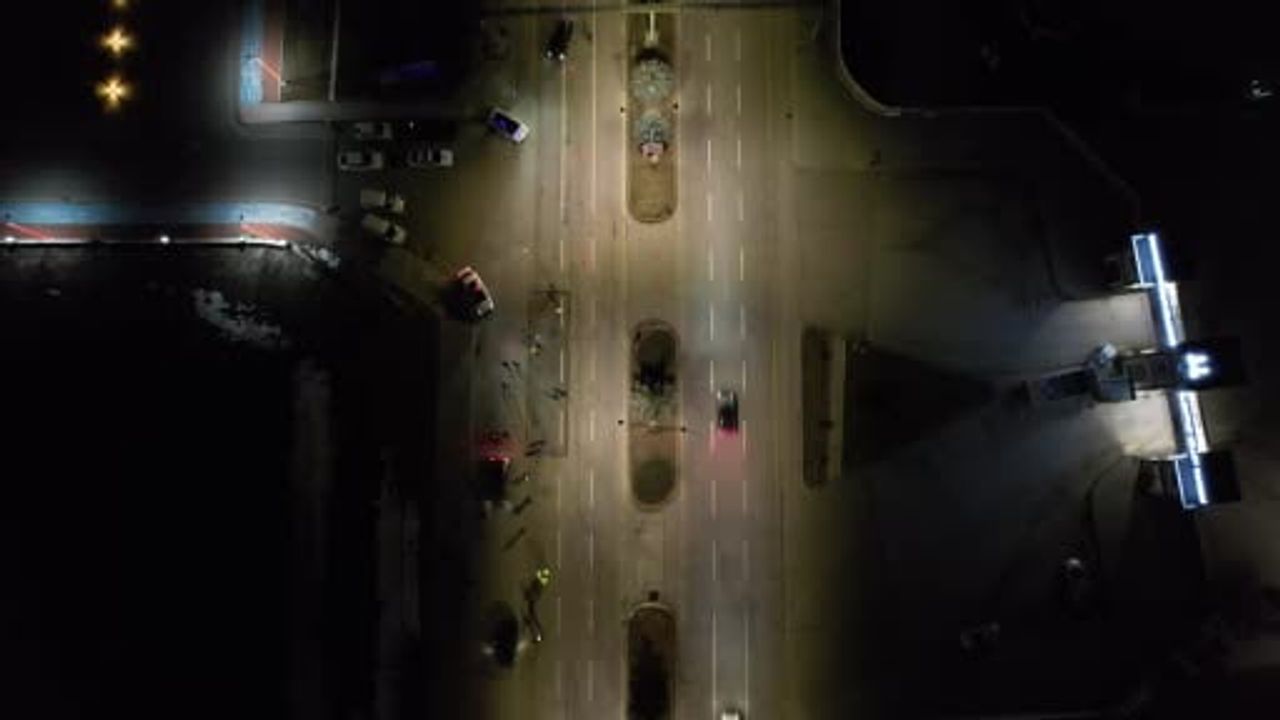 Erzurum'da Yılbaşı Denetimi: Tırda 23 Düzensiz Göçmen Yakalandı