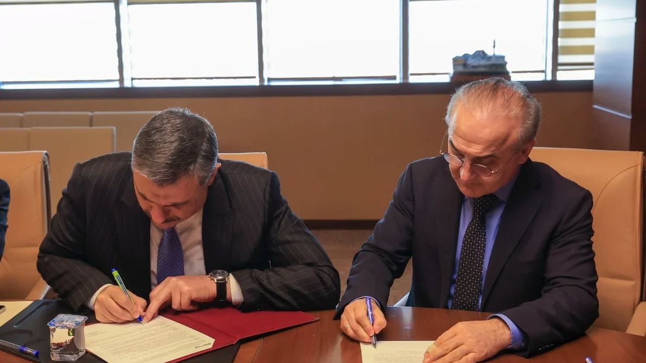 Erzurum'e 5 Bin Kişilik Spor Salonu ve Olimpik Yüzme Havuzu İçin Protokol İmzalandı