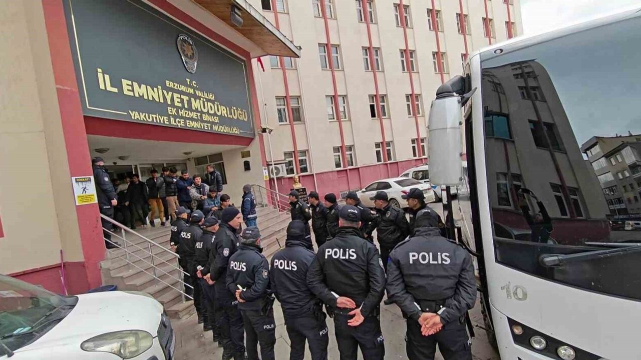 Erzurum Polisi: 73 Düzensiz Göçmen Yakalandı