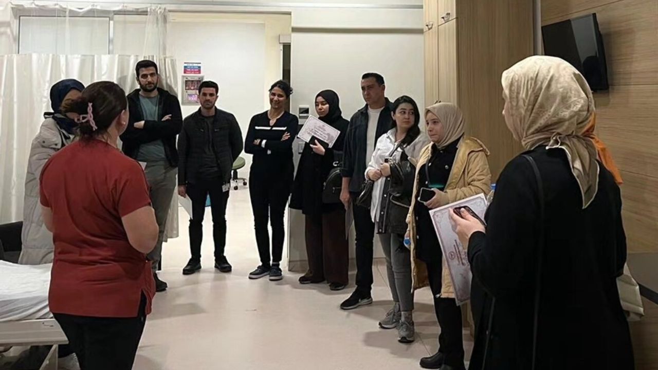 Erzurum Şehir Hastanesi Gebe Okulu, 2025 Kasım'da İkinci Mezunlarını Verdi