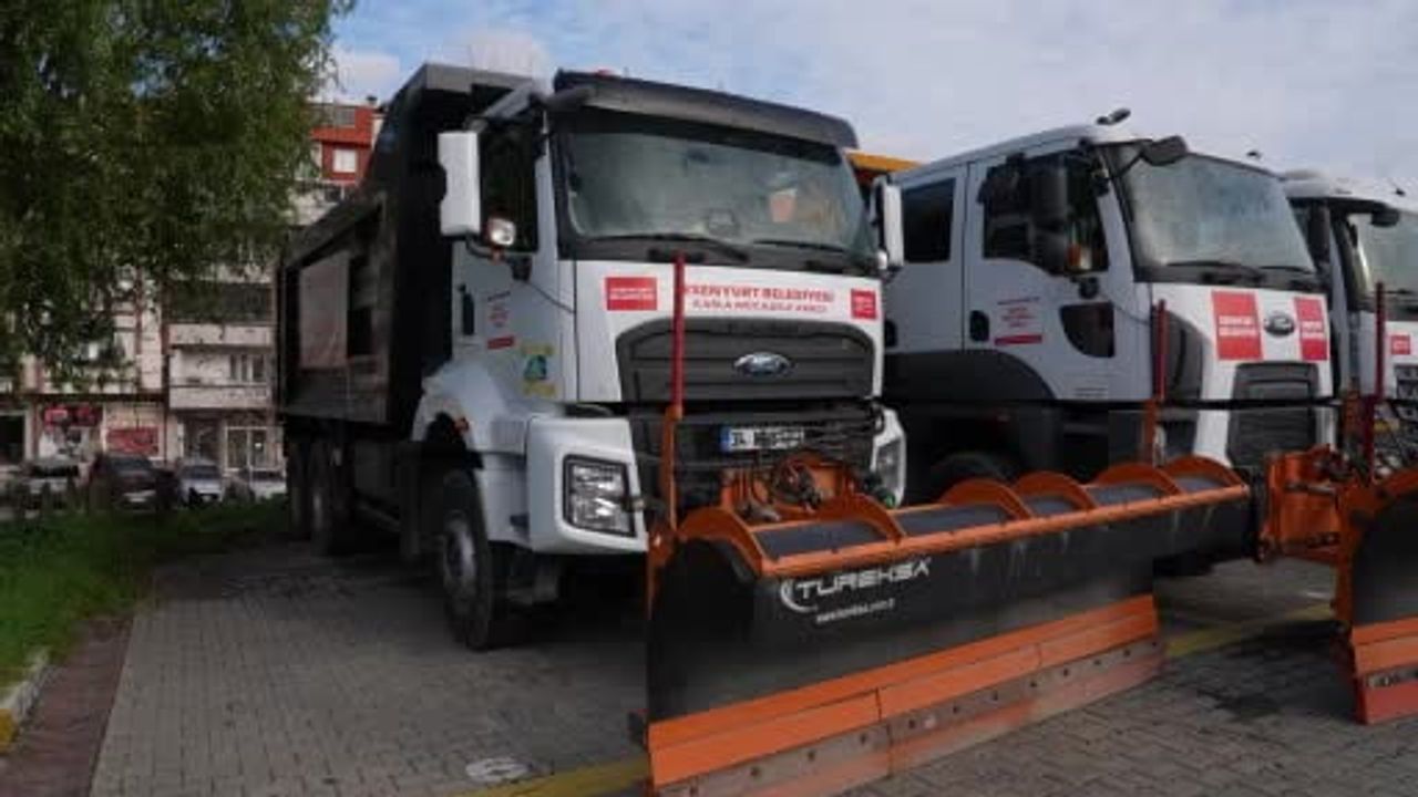 Esenyurt Belediyesi Karla Mücadeleye Hazır: 900 Personel, 110 Araç, Bin 500 Ton Tuz