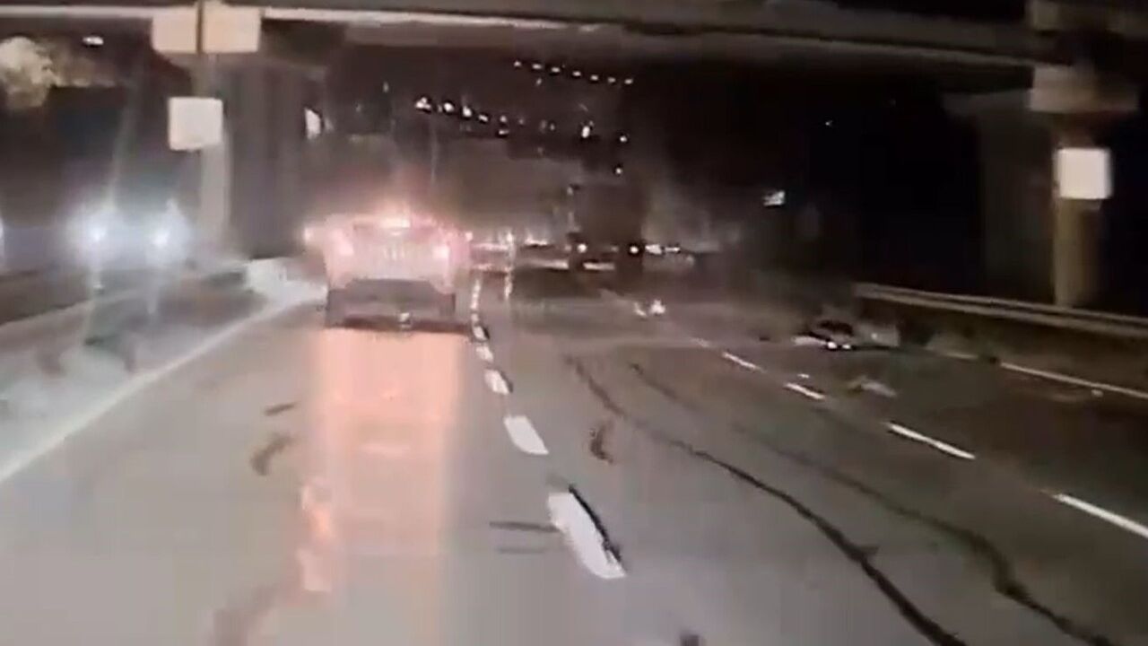 Esenyurt'ta alkollü kamyonun kurye çarpma anı kamerada