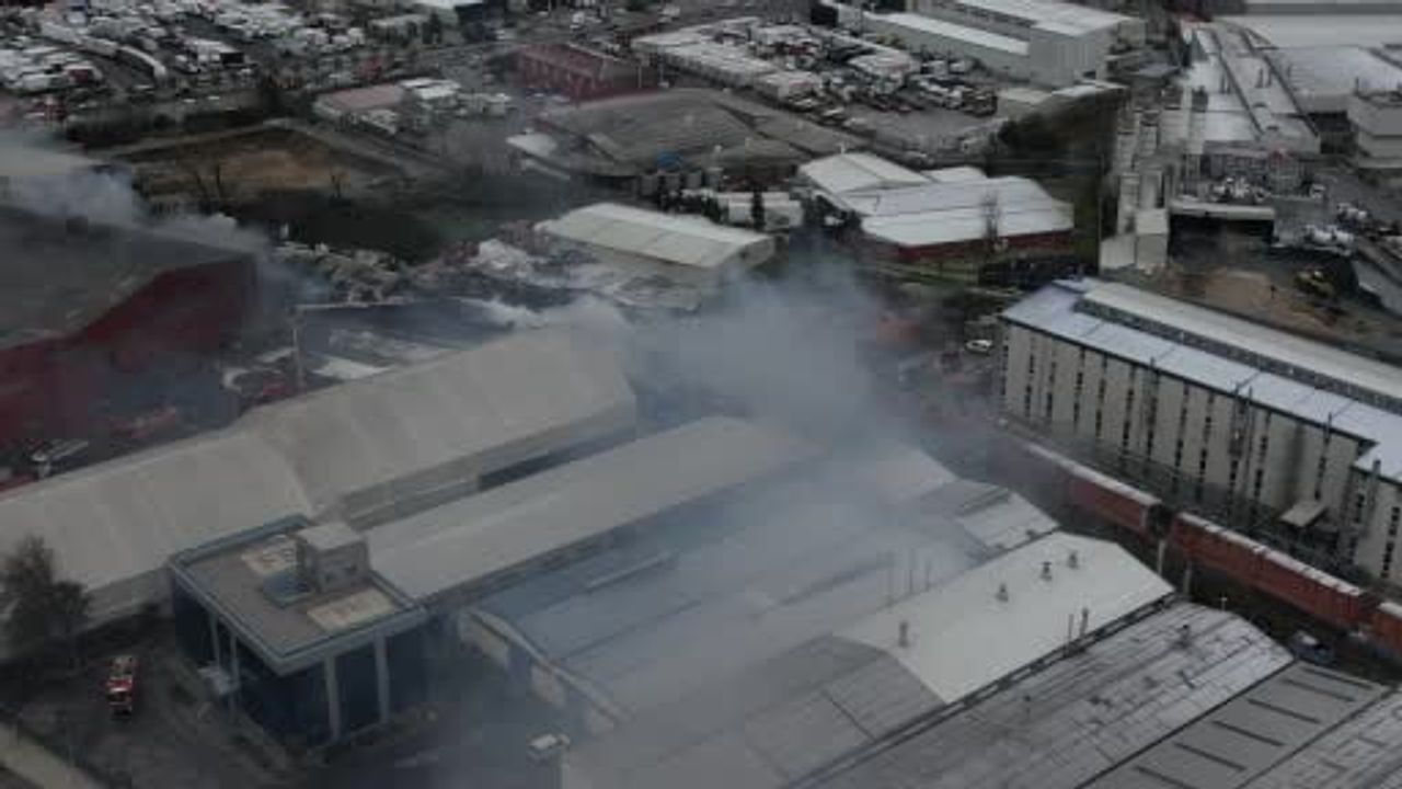 Esenyurt'ta Hırdavat Fabrikası Yangını Dron Görüntüleri