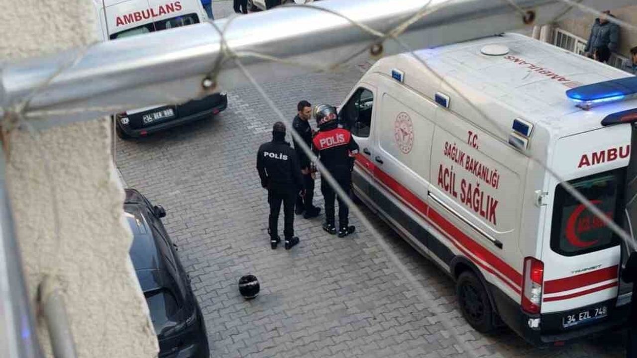 Esenyurt'ta Motosikletli Saldırı: 3 Kişi Yaralandı