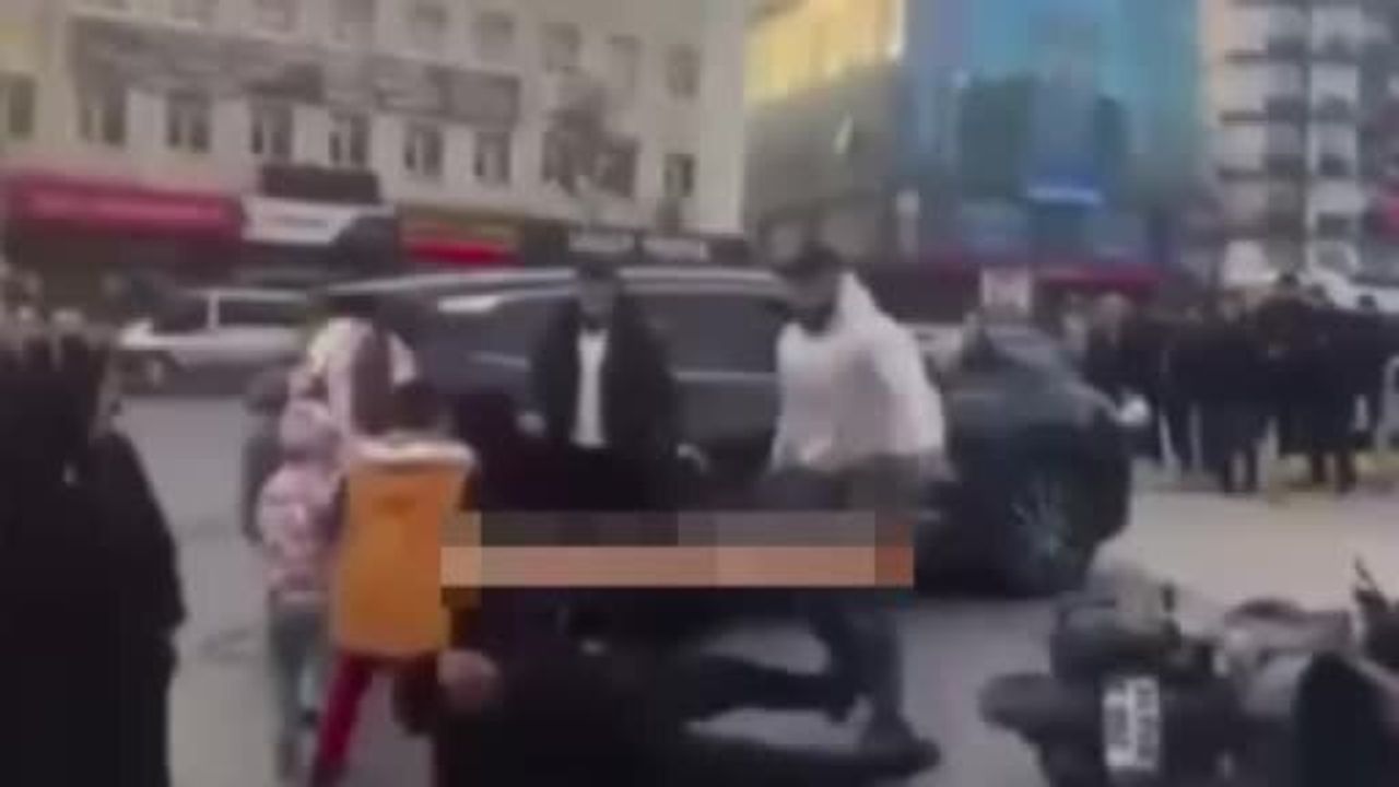 Esenyurt'ta Trafikte Yaşlıyı Darp Eden Şüpheli Yakalandı