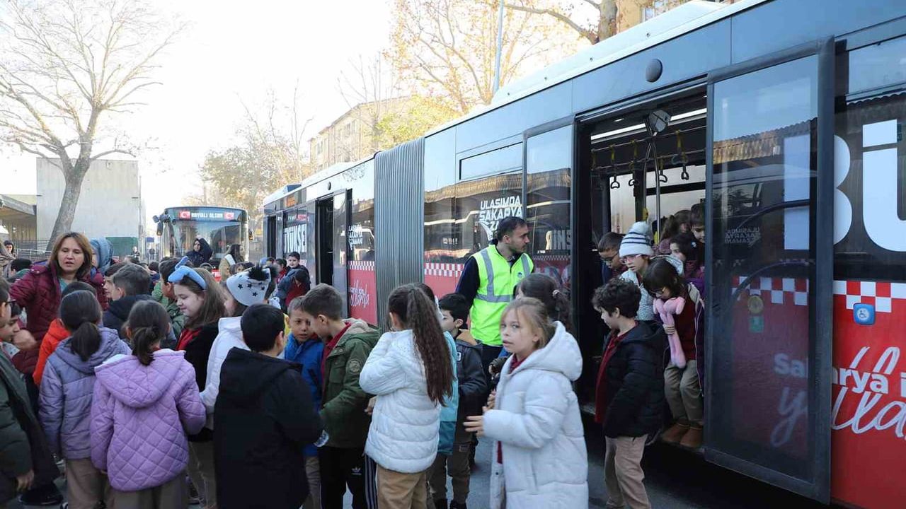 Eser İlkokulu Öğrencileri ADARAY ve Metrobüsle Toplu Ulaşımı İnceledi