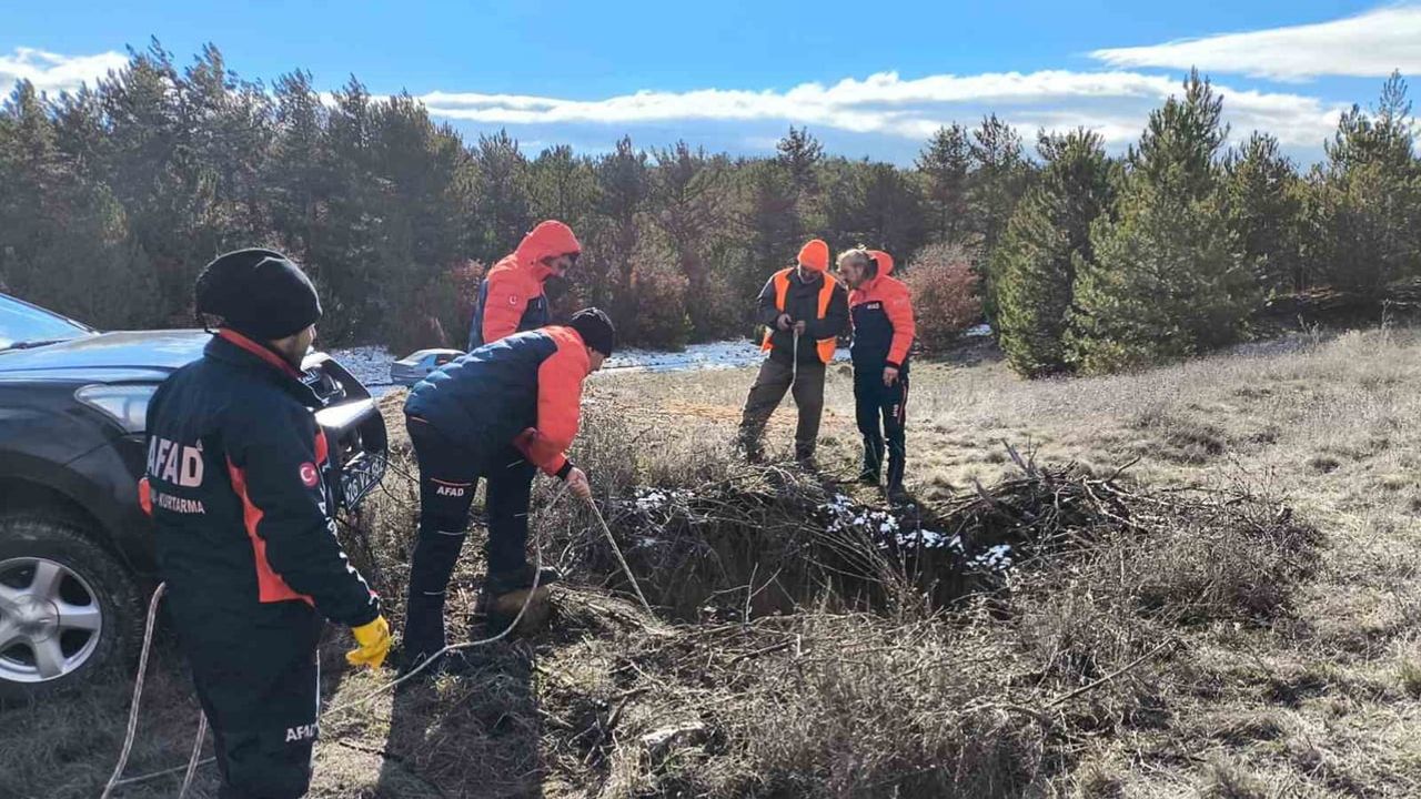 Eskişehir'de 12 Metrelik Çukura Düşen Köpek AFAD Ekiplerince Kurtarıldı