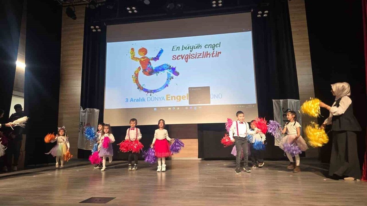 Eskişehir'de 3 Aralık Etkinliği: Özel Öğrenciler Gönüllerince Eğlendi