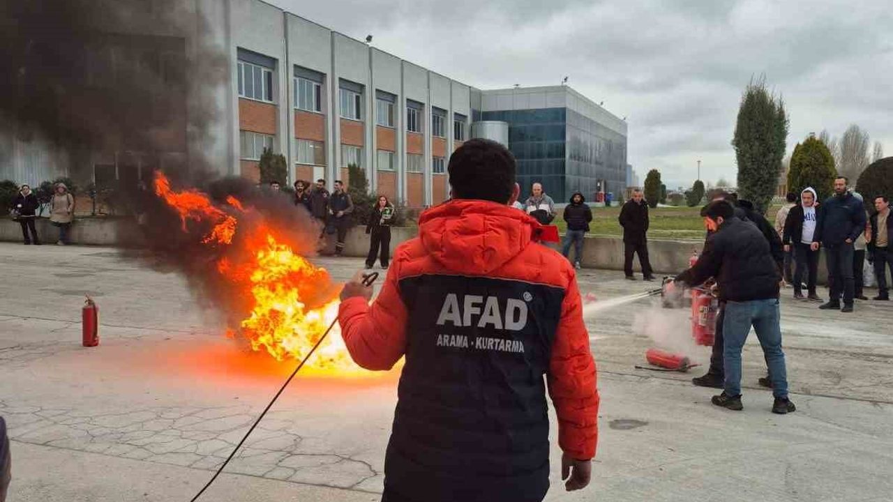 Eskişehir'de AFAD'dan Seramik Fabrikasında Yangın ve Tahliye Tatbikatı