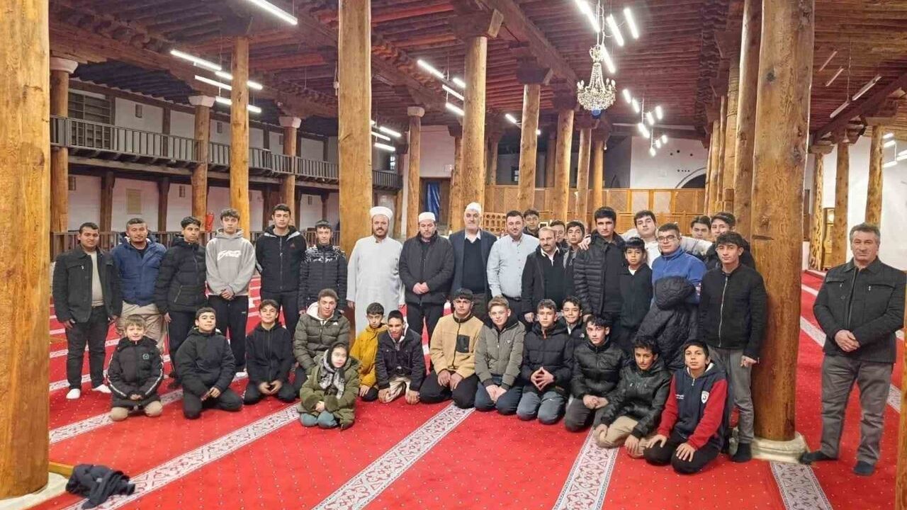 Eskişehir'de ÇEDES ile Öğrenciler Manevi Değerlerle Buluştu