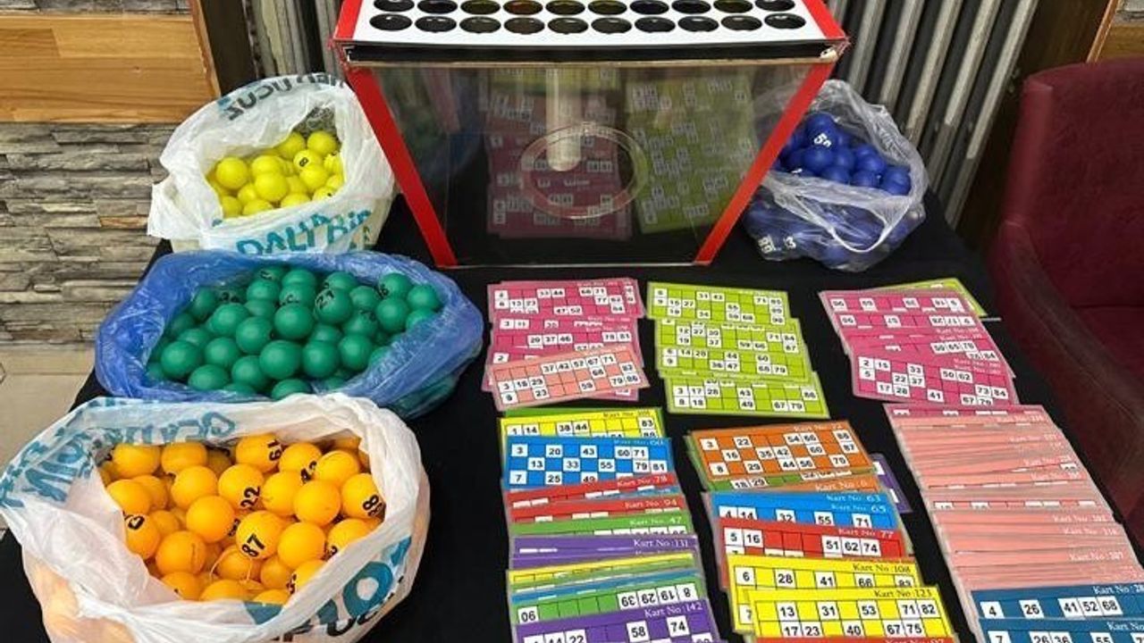 Eskişehir'de Dernek İçindeki Gizli Kumarhaneye Baskın: 40 Kişiye 369 Bin 880 TL Ceza