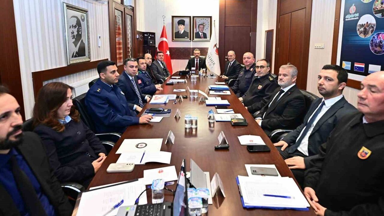 Eskişehir'de İl Güvenlik ve Asayiş Koordinasyon Toplantısı — Vali Hüseyin Aksoy Başkanlığında