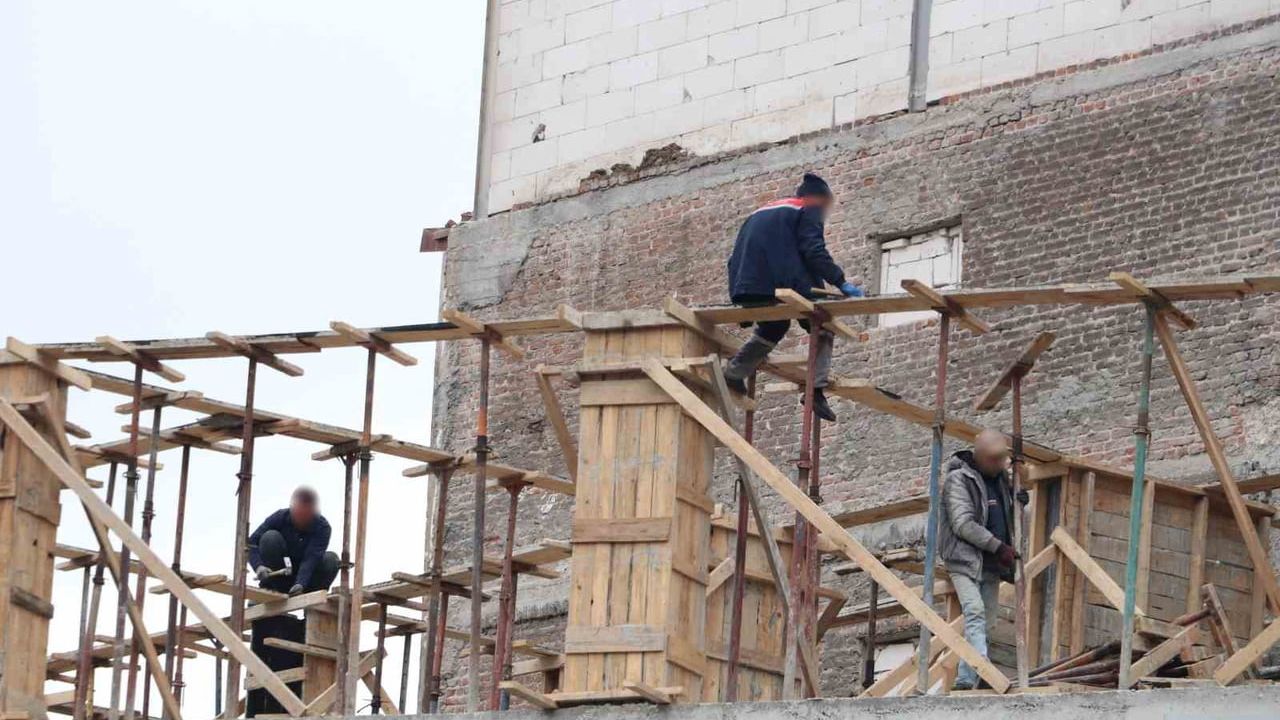 Eskişehir'de İnşaatta İş Güvenliği İhmali: Yüksek Katlarda Riskli Çalışma