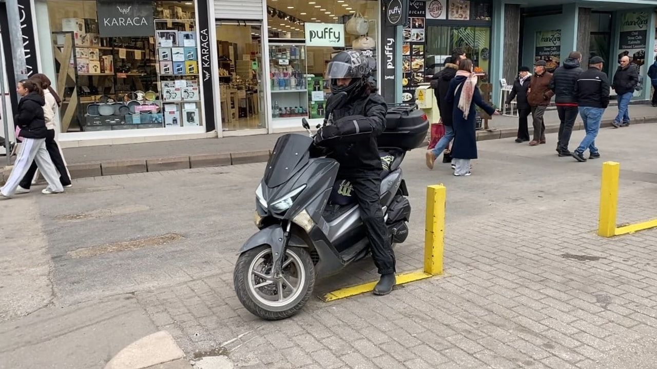 Eskişehir'de Kuryeler: Kışta Zorlu Çalışma ve Artan Kaza Riski