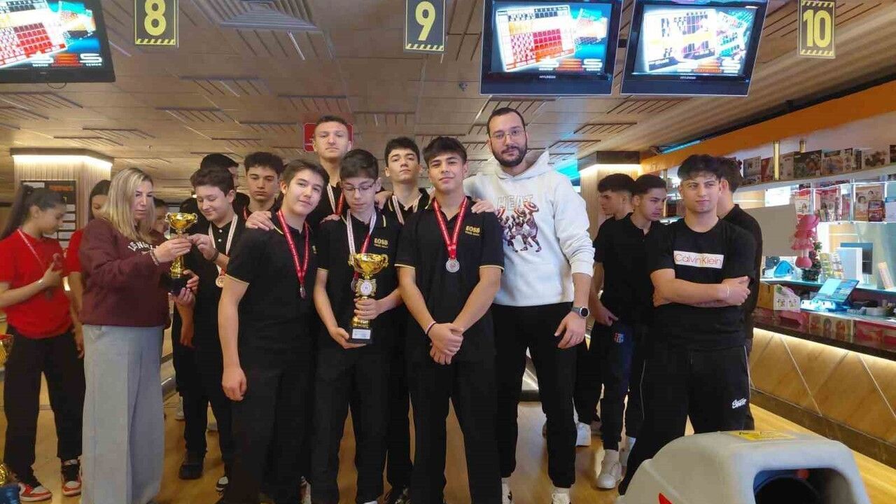 Eskişehir'de Okul Sporları Bowling Müsabakaları Tamamlandı