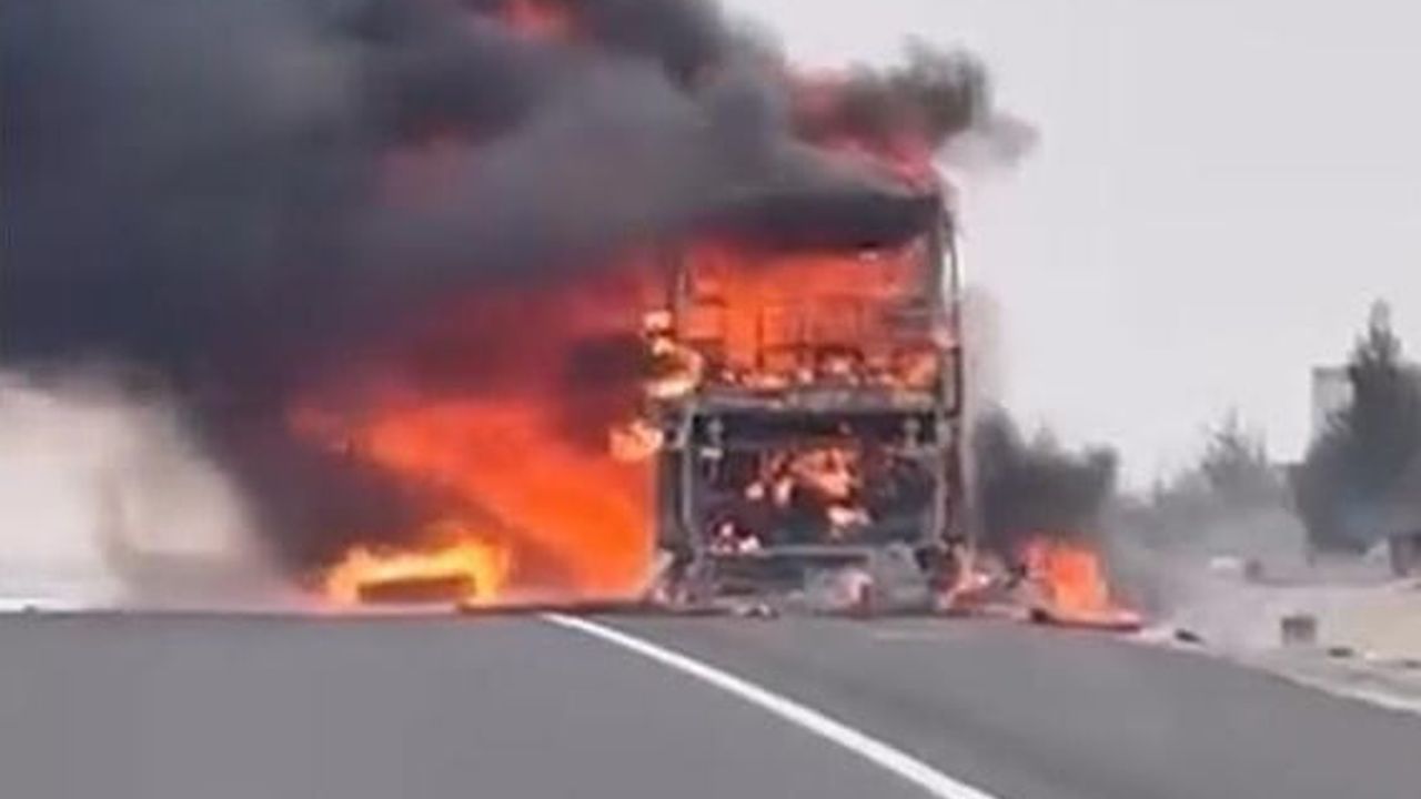 Eskişehir'de Otobüs Yangını: 25 Yolcu Son Anda Kurtarıldı